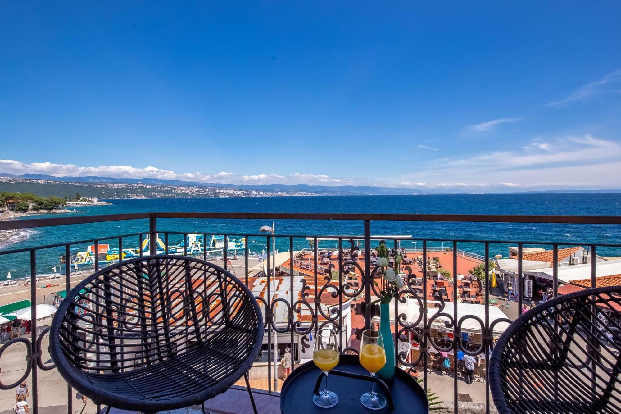 Hotel Galeb Opatija Exterior photo