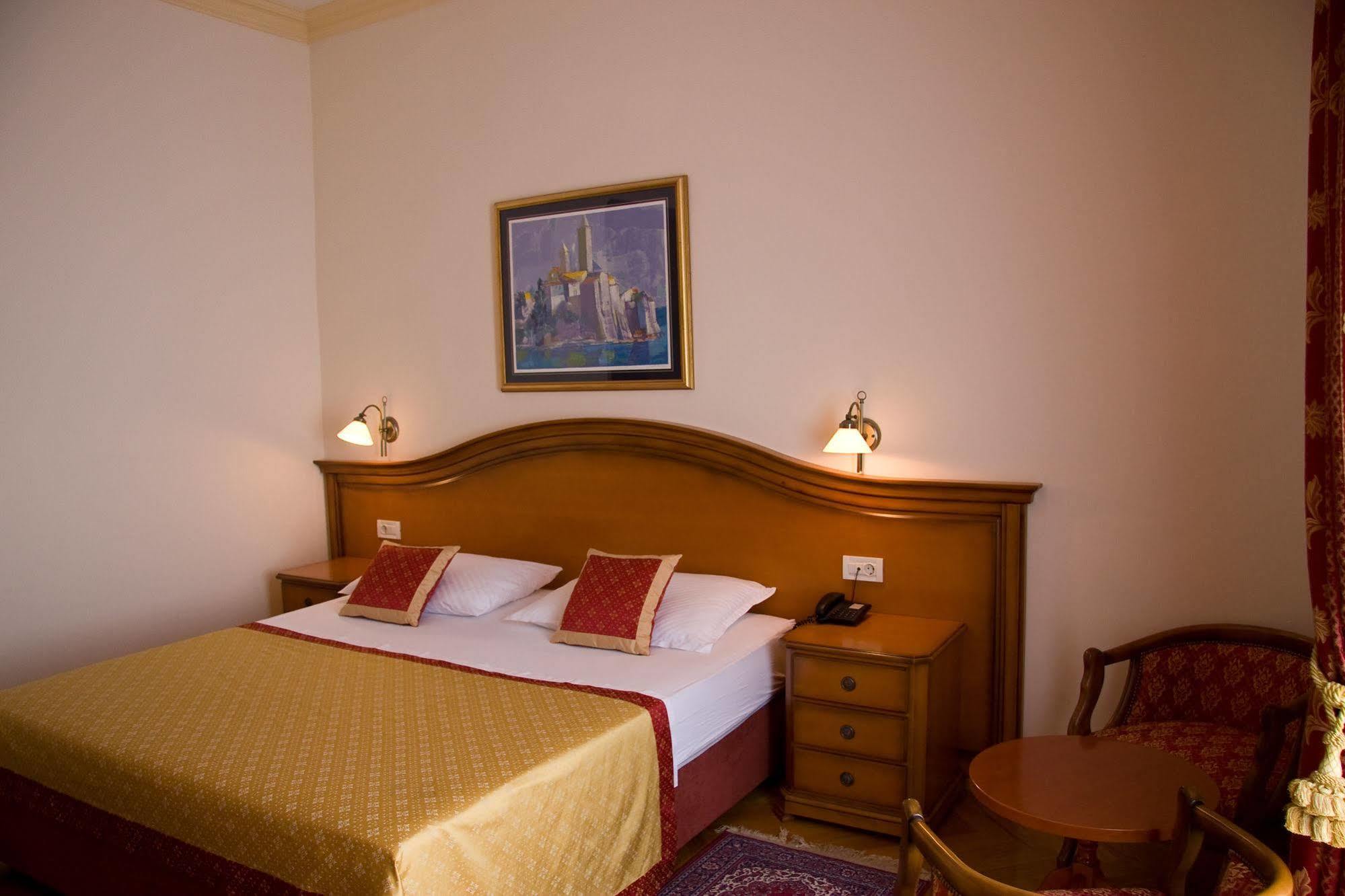 Hotel Galeb Opatija Exterior photo