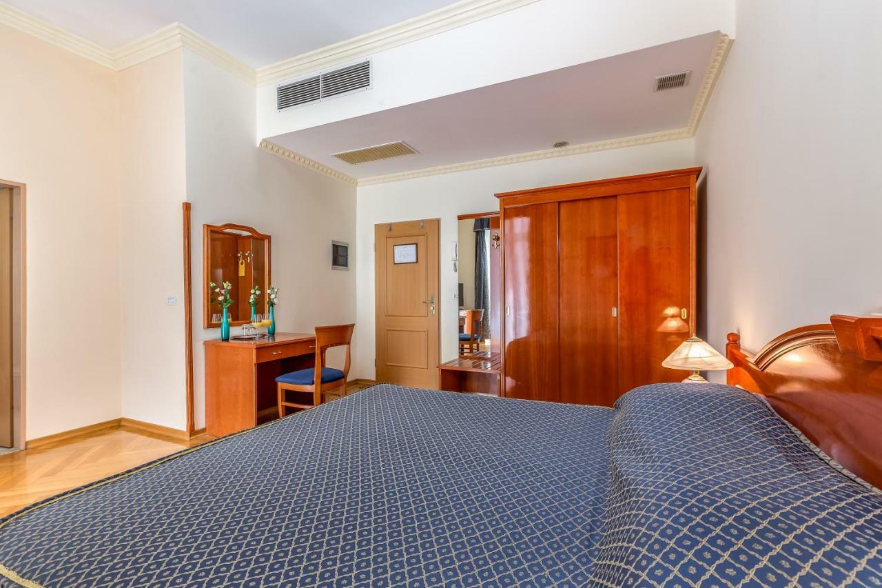 Hotel Galeb Opatija Exterior photo