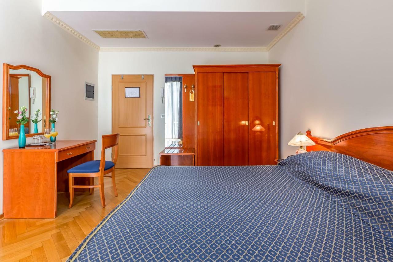 Hotel Galeb Opatija Exterior photo